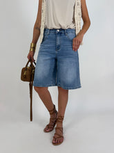 Carica l'immagine nel visualizzatore di Gallery, BERMUDA DENIM
