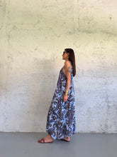Carica l&#39;immagine nel visualizzatore di Gallery, DRESS BLU PAISLEY
