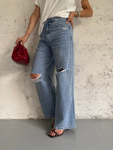 Carica l&#39;immagine nel visualizzatore di Gallery, RIPPED JEANS
