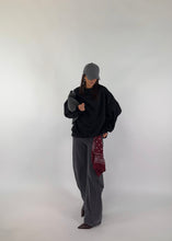 Carica l&#39;immagine nel visualizzatore di Gallery, FELPA HOLE NERA
