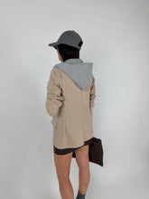 Carica l'immagine nel visualizzatore di Gallery, BLAZER HOODIE CIPRIA
