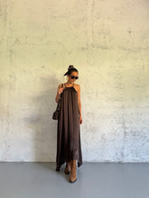 Carica l&#39;immagine nel visualizzatore di Gallery, BRONZE DRESS
