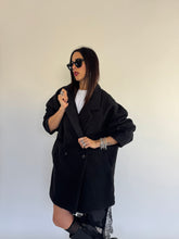 Carica l&#39;immagine nel visualizzatore di Gallery, COAT CURLY NERO
