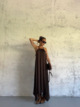 Carica l&#39;immagine nel visualizzatore di Gallery, BRONZE DRESS
