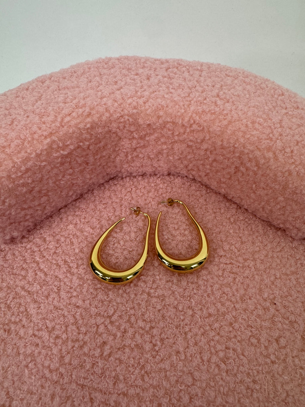 EARRINGS WAVY DROP GOLD