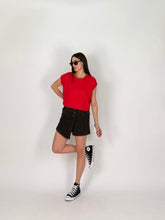 Carica l'immagine nel visualizzatore di Gallery, T-SHIRT SQUARE ROSSO
