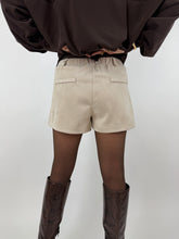 Carica l'immagine nel visualizzatore di Gallery, BERMUDINO SUEDE SAND
