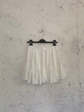 Carica l&#39;immagine nel visualizzatore di Gallery, FLUFFY SKIRTYPANTS
