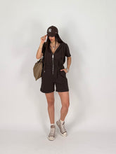 Carica l'immagine nel visualizzatore di Gallery, JUMP HOODIE CHOCO
