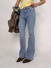 Carica l'immagine nel visualizzatore di Gallery, JEANS FLARE

