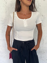 Carica l&#39;immagine nel visualizzatore di Gallery, T-SHIRT BOTTON
