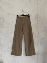Carica l&#39;immagine nel visualizzatore di Gallery, SAND DENIM
