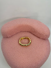 Carica l'immagine nel visualizzatore di Gallery, BANGLE SLIM GOLD
