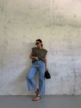 Carica l&#39;immagine nel visualizzatore di Gallery, T-SHIRT SHOULDER OVER

