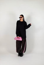 Carica l'immagine nel visualizzatore di Gallery, FELPA WIDE NERA
