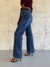 Carica l&#39;immagine nel visualizzatore di Gallery, JEANS REGULAR BELT
