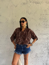 Carica l&#39;immagine nel visualizzatore di Gallery, SHIRT PAISLEY ROUCHES
