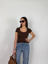 Carica l'immagine nel visualizzatore di Gallery, T-SHIRT DAILY FIT CHOCO
