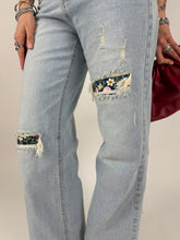 Carica l'immagine nel visualizzatore di Gallery, JEANS FLOWER
