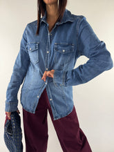 Carica l&#39;immagine nel visualizzatore di Gallery, CAMICIA DENIM CLIP
