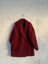 Carica l&#39;immagine nel visualizzatore di Gallery, COAT CURLY BORDEAUX
