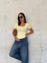 Carica l&#39;immagine nel visualizzatore di Gallery, T-SHIRT BOTTON
