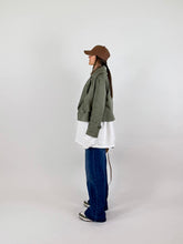 Carica l'immagine nel visualizzatore di Gallery, TRENCH SQUARE OLIVE
