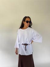 Carica l&#39;immagine nel visualizzatore di Gallery, T-SHIRT JUST BIANCA
