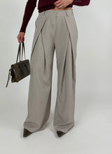 Carica l'immagine nel visualizzatore di Gallery, TAILORED PANTS
