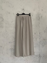 Carica l&#39;immagine nel visualizzatore di Gallery, SUMMER SOFT PANTS
