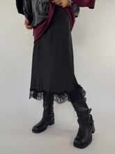 Carica l&#39;immagine nel visualizzatore di Gallery, SKIRTY SLIP NERA
