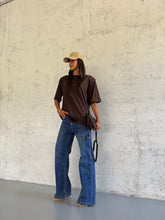 Carica l&#39;immagine nel visualizzatore di Gallery, T-SHIRT SHOULDER AUTUMN CHOCO
