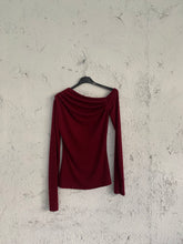 Carica l&#39;immagine nel visualizzatore di Gallery, MAGLIA CUT BORDEAUX
