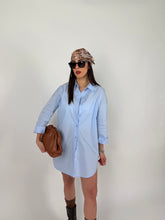 Carica l'immagine nel visualizzatore di Gallery, LONGLINE SHIRT AZZURRA
