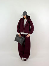 Carica l&#39;immagine nel visualizzatore di Gallery, TUTA GLOBE BORDEAUX
