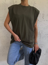 Carica l&#39;immagine nel visualizzatore di Gallery, T-SHIRT SHOULDER OVER
