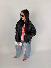 Carica l'immagine nel visualizzatore di Gallery, CHIODO DOUBLE NECK
