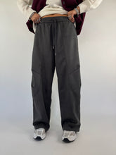 Carica l&#39;immagine nel visualizzatore di Gallery, PANTA SUEDE GREY
