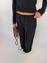 Carica l&#39;immagine nel visualizzatore di Gallery, POINTED SUIT NERO
