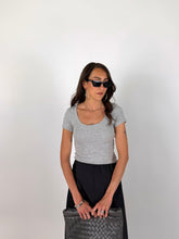 Carica l'immagine nel visualizzatore di Gallery, T-SHIRT DAILY FIT GRIGIA
