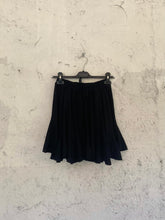 Carica l&#39;immagine nel visualizzatore di Gallery, FLUFFY SKIRTYPANTS
