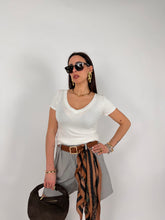 Carica l'immagine nel visualizzatore di Gallery, T-SHIRT V DRAPE BIANCA
