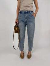 Carica l'immagine nel visualizzatore di Gallery, JEANS CARROT
