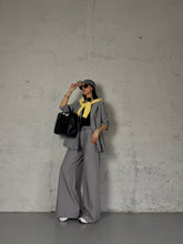 Carica l&#39;immagine nel visualizzatore di Gallery, CROSS BOTTON PANTS

