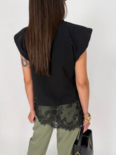 Carica l'immagine nel visualizzatore di Gallery, MAGLIA SHOL LACE NERA
