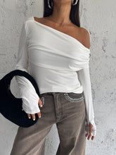 Carica l&#39;immagine nel visualizzatore di Gallery, SHOULDER CUT LATTE
