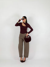 Carica l'immagine nel visualizzatore di Gallery, BODY HOLE NECK MARSALA

