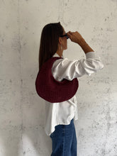 Carica l&#39;immagine nel visualizzatore di Gallery, ROUND BAG BORDEAUX
