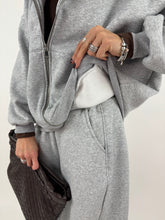 Carica l&#39;immagine nel visualizzatore di Gallery, TUTA GLOBE GRIGIA
