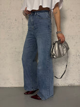 Carica l&#39;immagine nel visualizzatore di Gallery, Jeans 90’s
